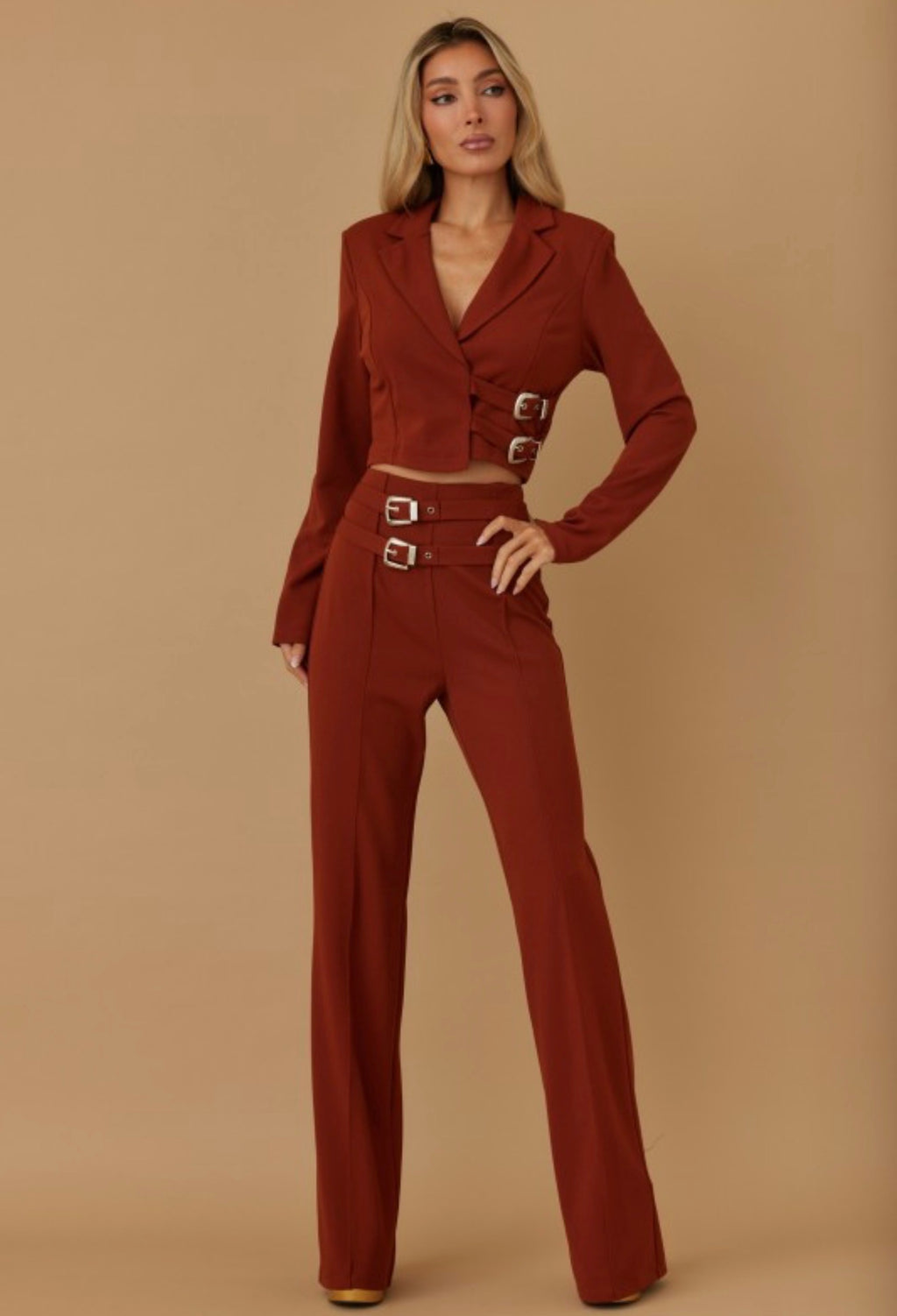 BELT BUCKLE CHAIN BLAZER SUIT SET
